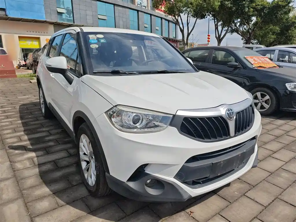 Фото 4 - Zhonghua V3