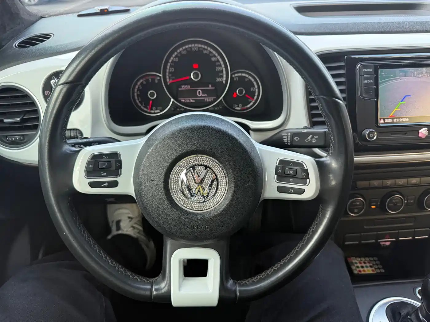 Volkswagen Beetle 2015 180TSI фото 17