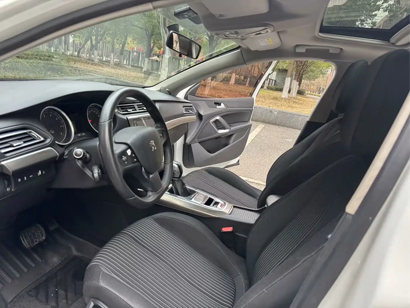 Photo 6 - Peugeot 408