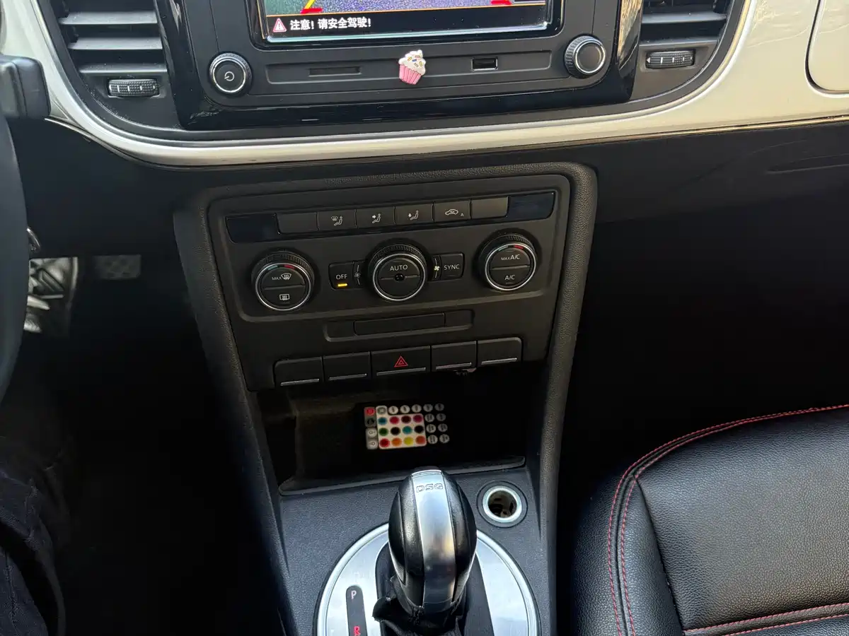 Volkswagen Beetle 2015 180TSI фото 16