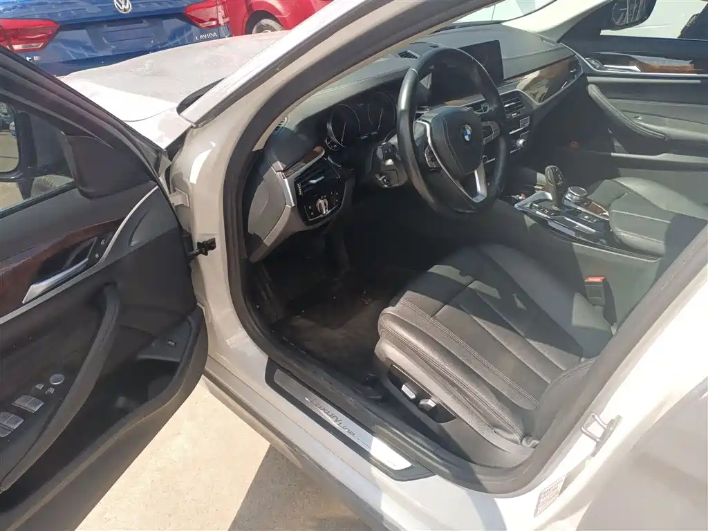 BMW 5 Series 2018 525Li Luxury Package фото 16