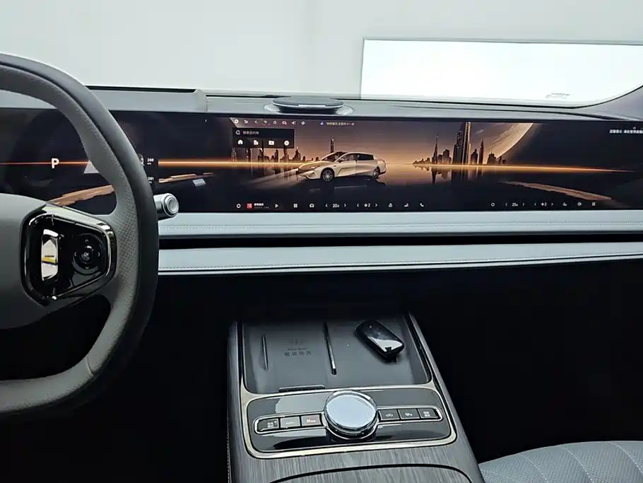 Geely Galaxy Galaxy E8 2025 2025 Model 610km Explorer+ Edition