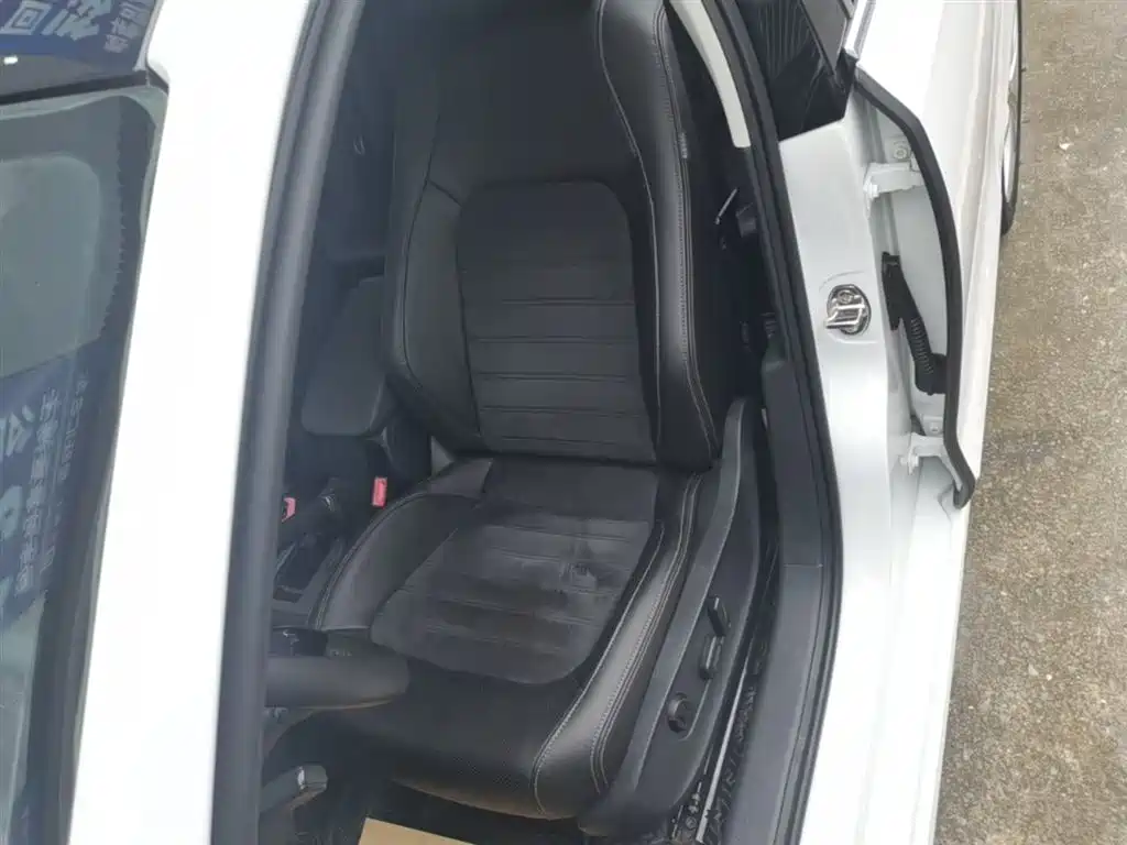 Volkswagen Sagitar 2018 280TSI DSG Luxury фото 15