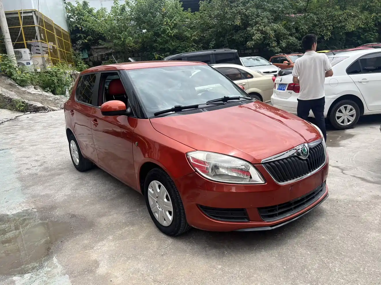 Škoda Fabia 2012 1.4L Manual Crystal Edition фото 3