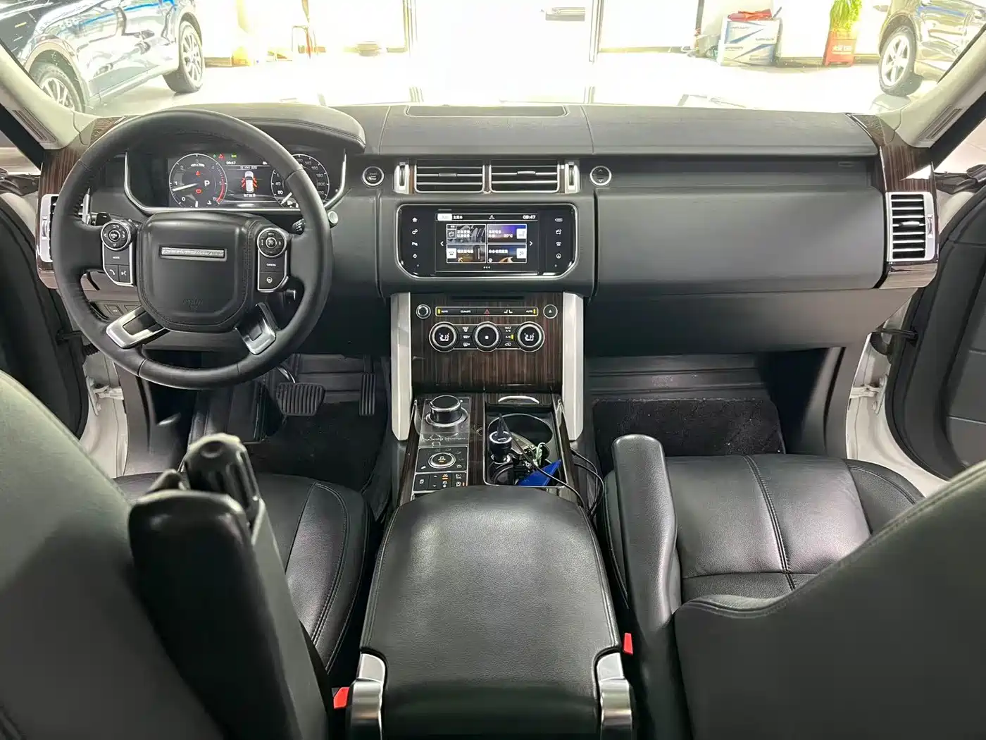 Фото 9 - Land Rover Range Rover