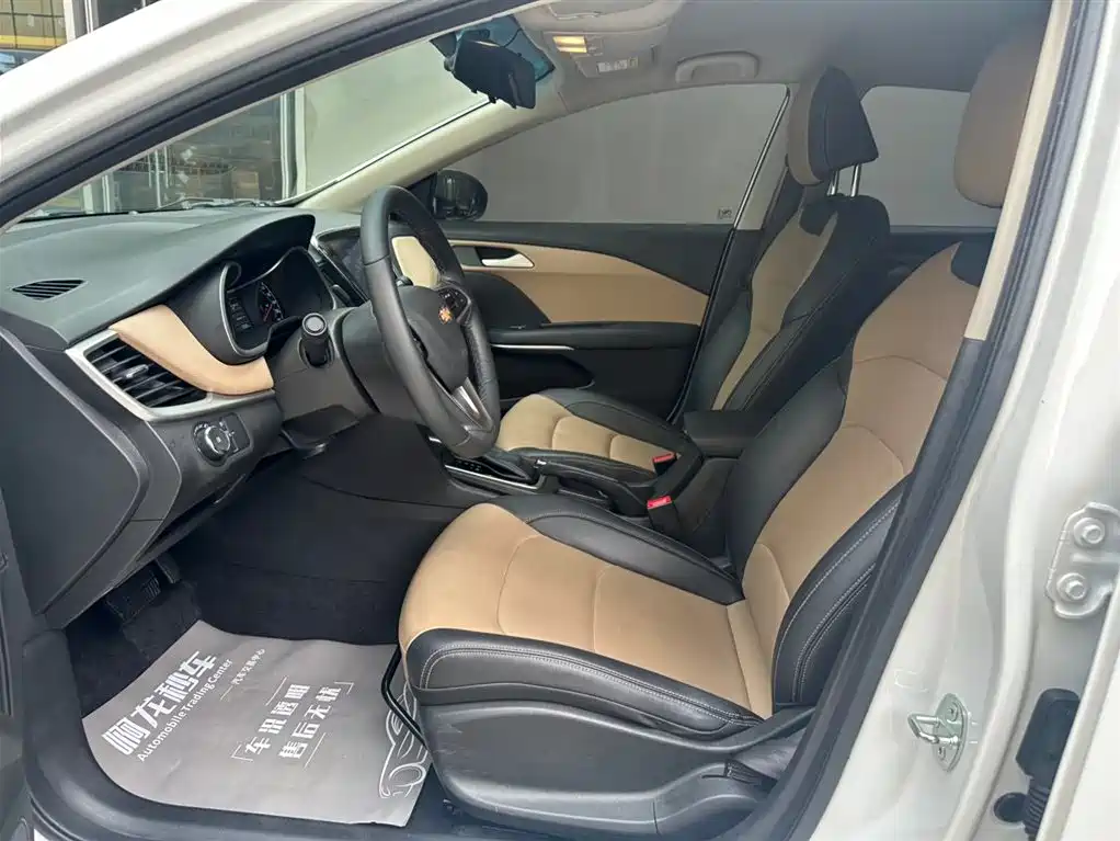 CHEVROLET CRUZE