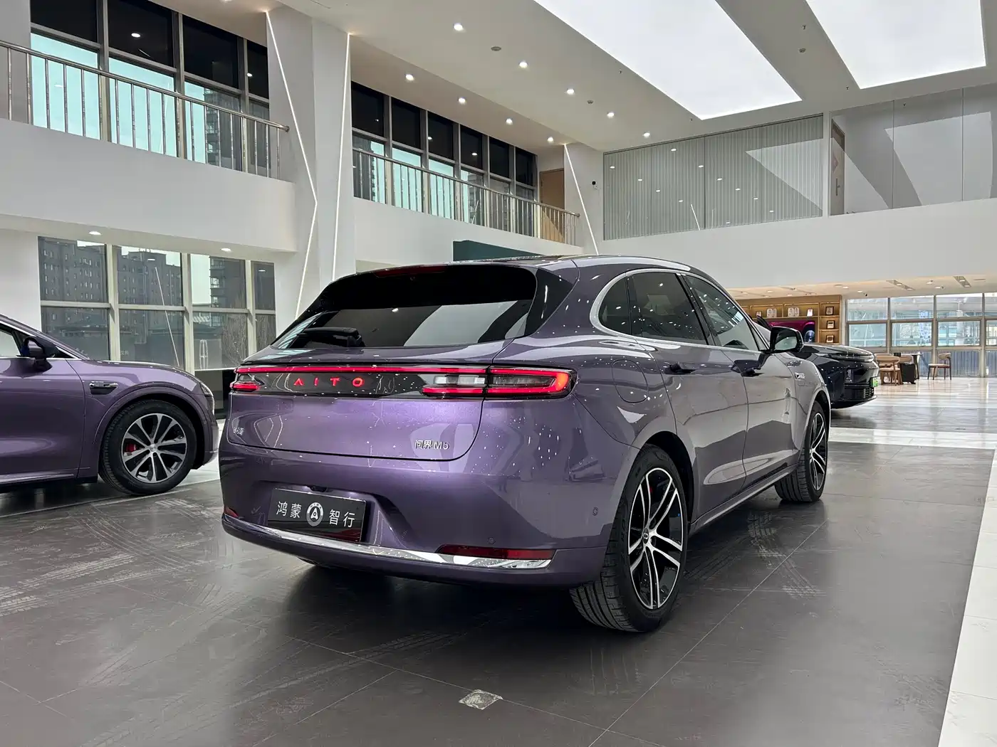 AITO Wenjie AITO M5 2025 Extended Range Ultra AWD фото 14
