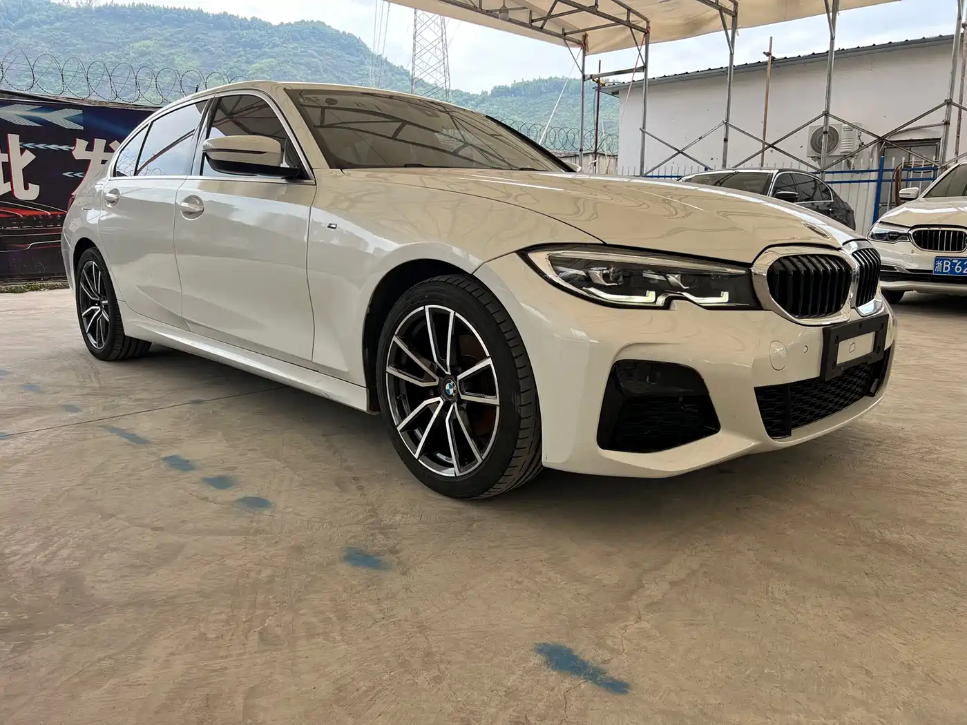 BMW 3 Series 2022 320Li M Sport Package фото 17