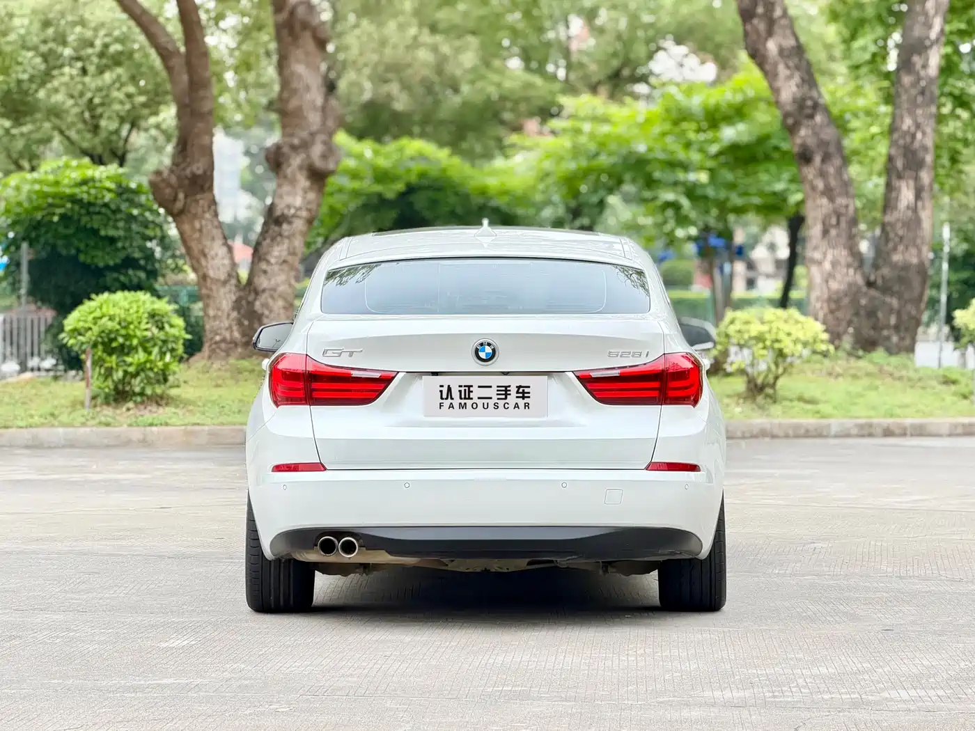 BMW 5 Series GT 2015 528i Leading фото 6