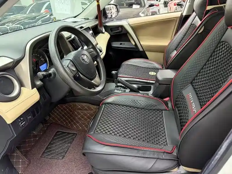 صورة 3 - Toyota RAV4 Rongfang