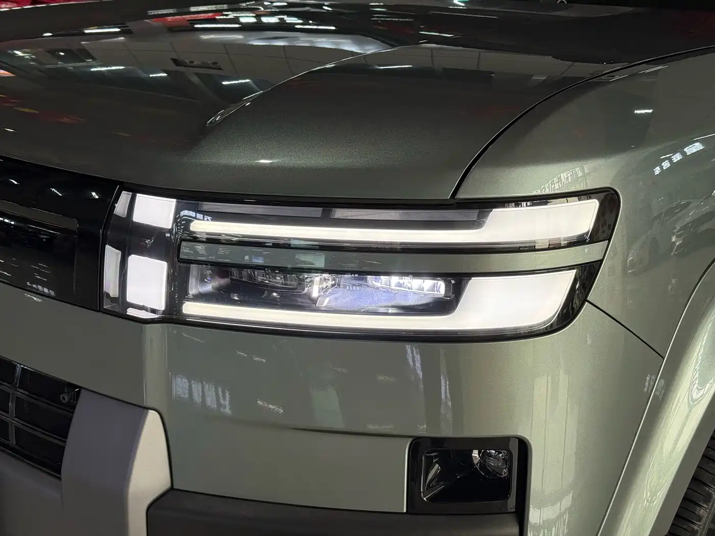 Fang Cheng Bao Titanium 7 2026 2025 AWD Base Model