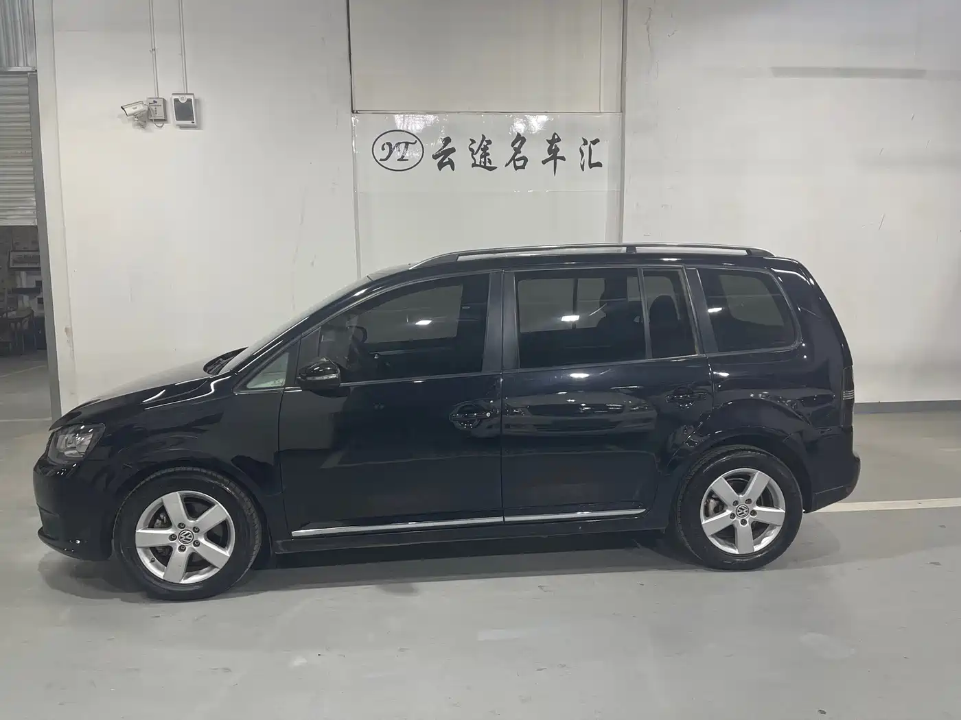 Volkswagen Touran 2013 1.4T Manual Comfort 5-seater фото 4