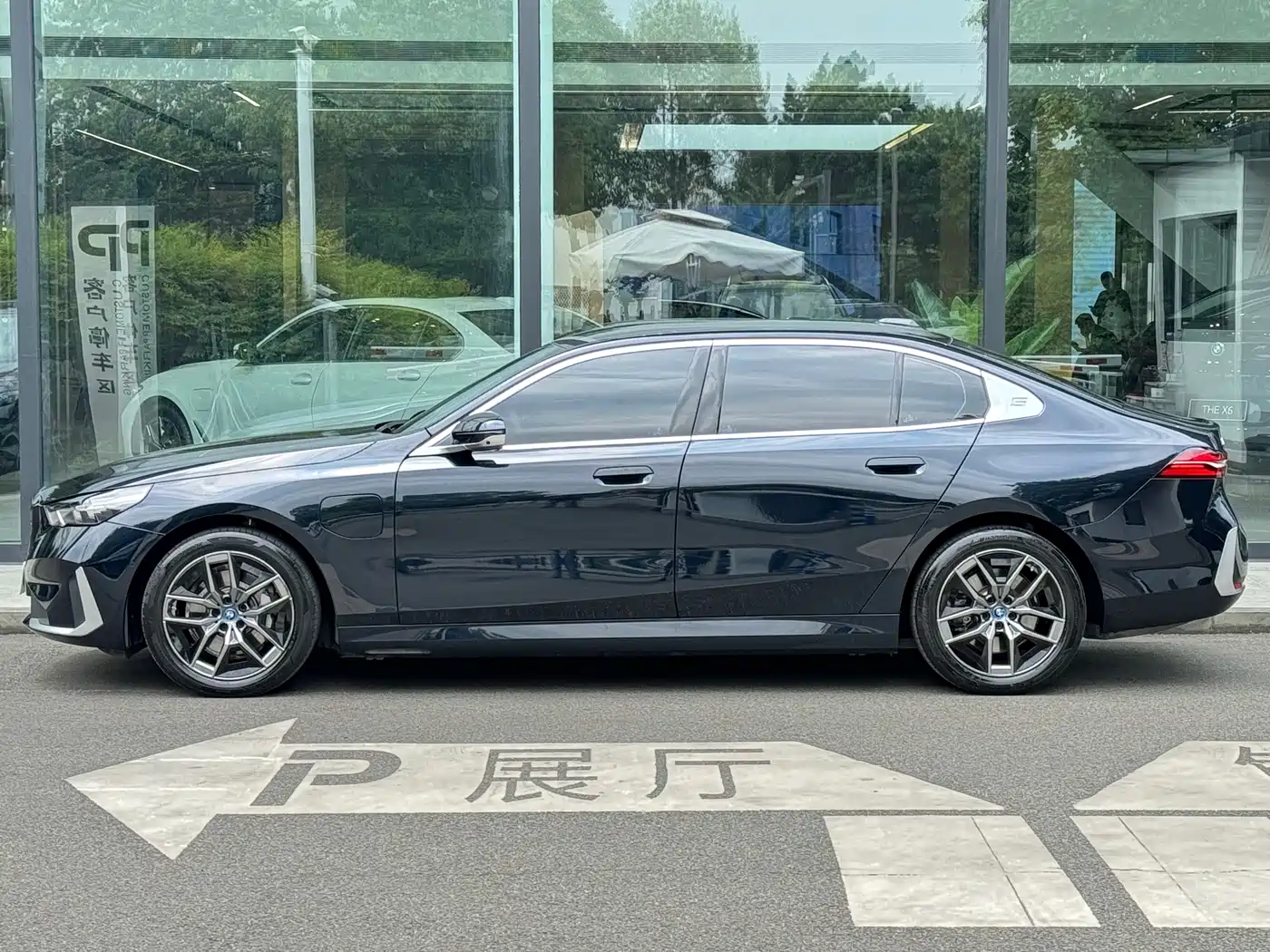 BMW i5 2024 eDrive 35L Premium Luxury Package фото 4