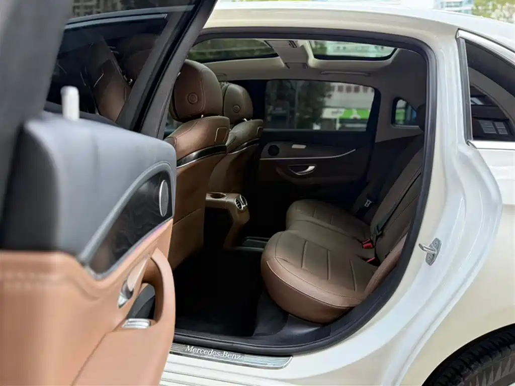 Mercedes-Benz E-Class 2019 E 200 L Sport фото 14