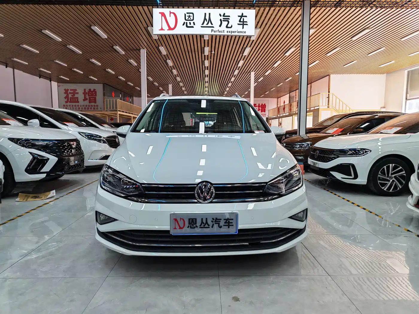 Volkswagen Golf Sportsvan 2020 280TSI Automatic Curiosity фото 2