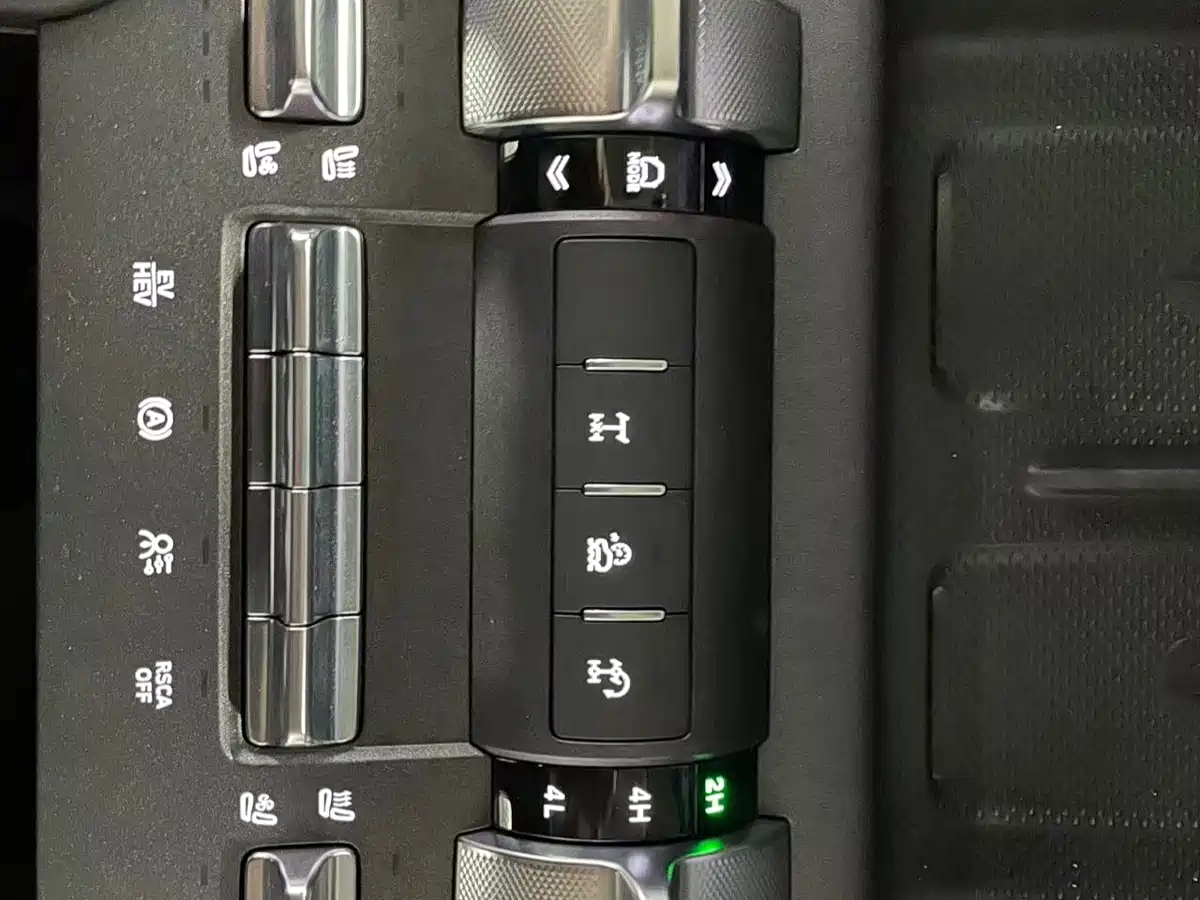 TANK TANK 300 NEW ENERGY