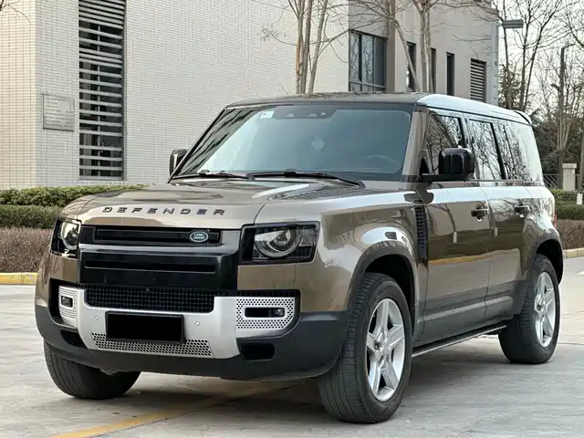 LAND ROVER DEFENDER