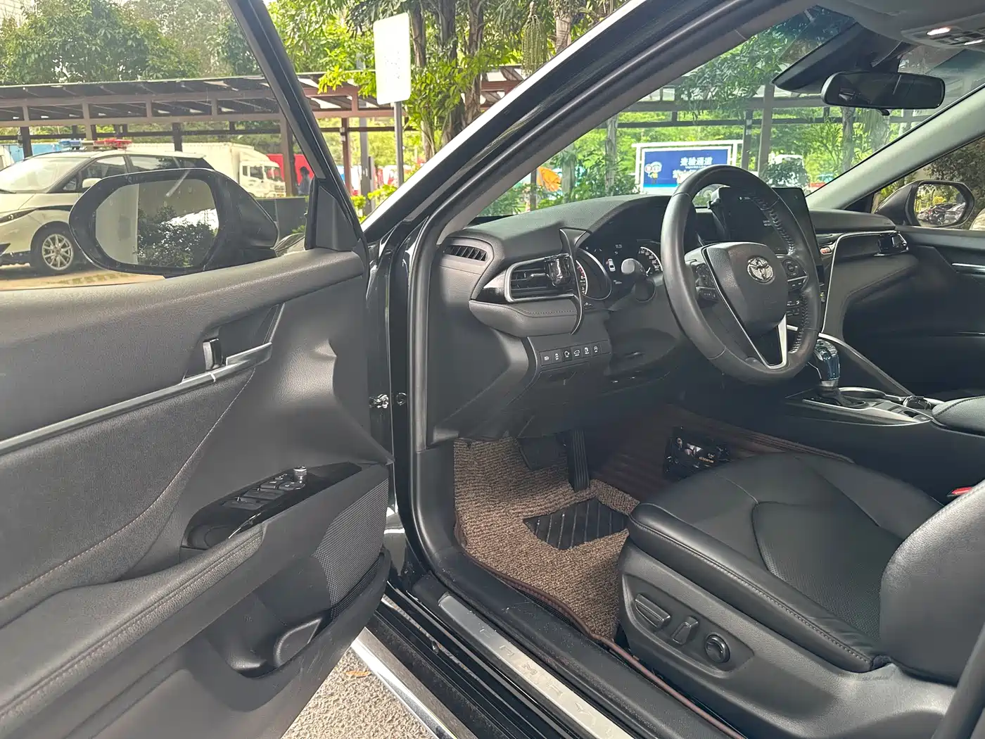 Toyota Camry 2023 2.0G Luxury Edition фото 11
