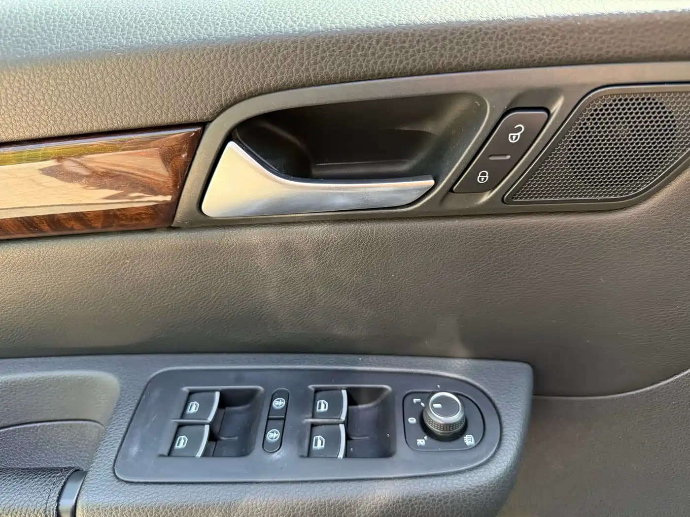 Volkswagen Sharan 2015 1.8TSI Comfort фото 16