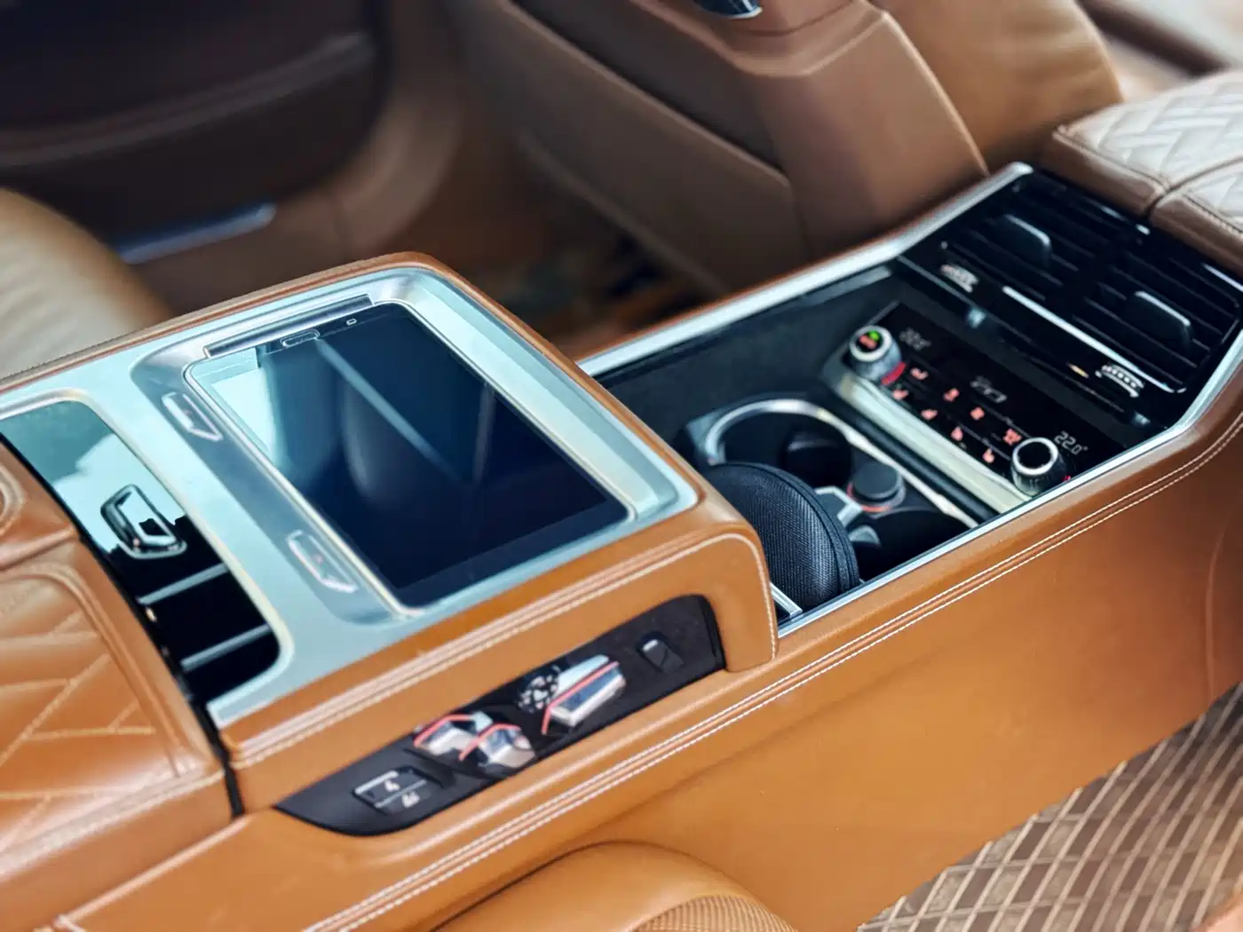 BMW 7 Series 2019 740Li xDrive Executive M Sport Package фото 13