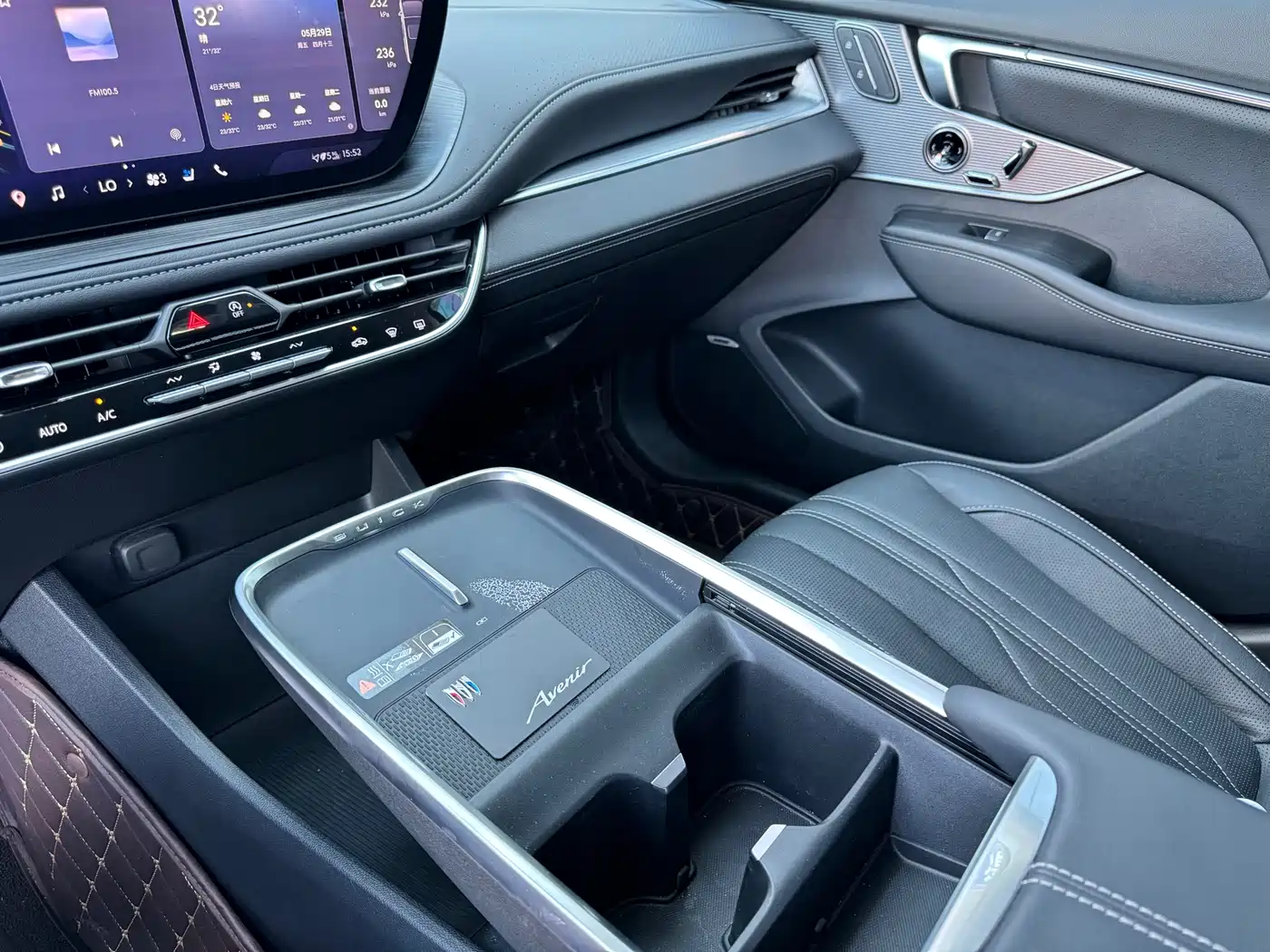 Buick LaCrosse 2023 Avenir Edition фото 11