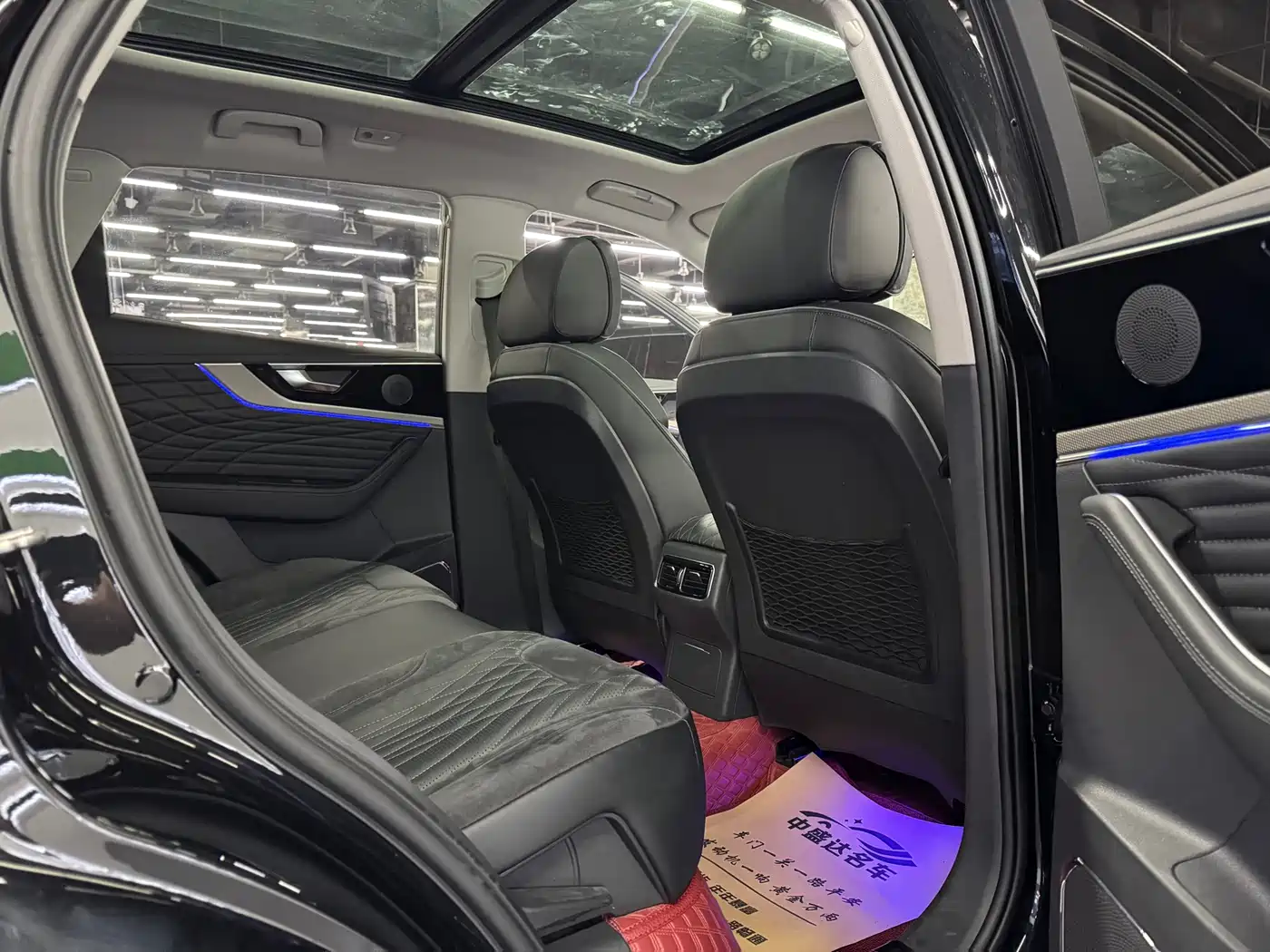 Hongqi HS5 2022 Facelift 2.0T Smart Flag Enjoyment Edition фото 12
