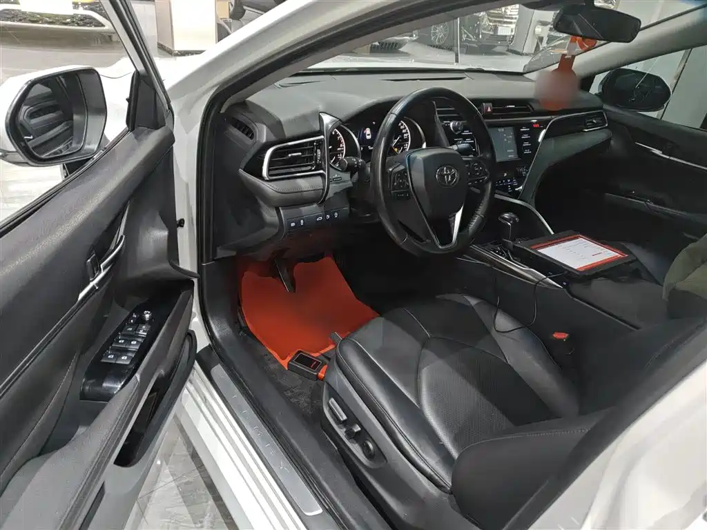 Toyota Camry 2018 2.0G Luxury Edition фото 16