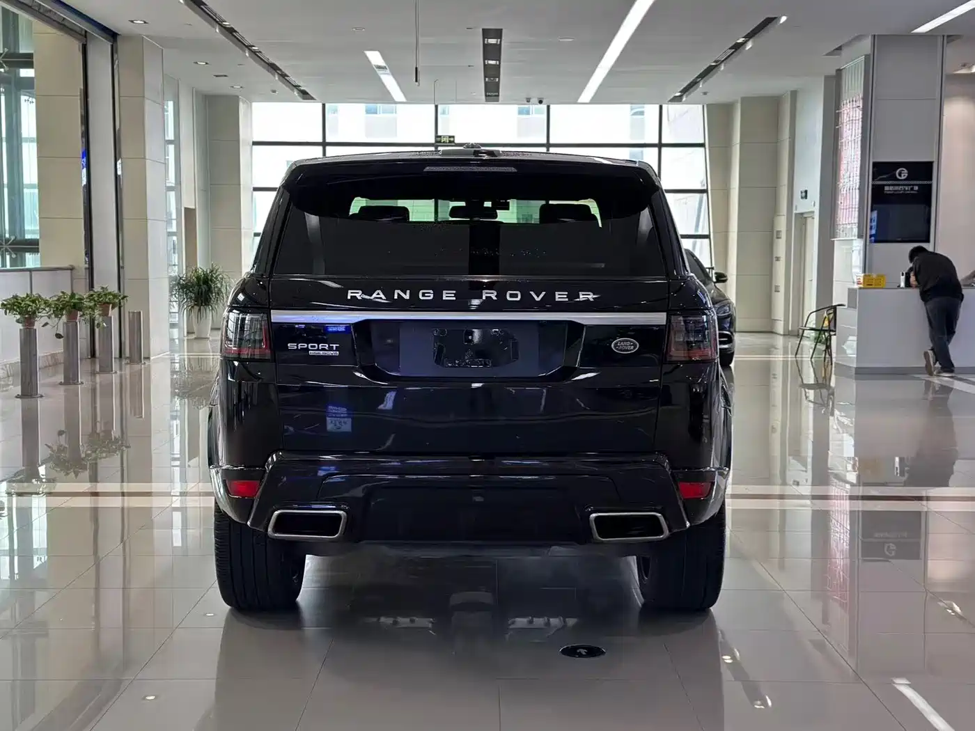 Land Rover Range Rover Sport 2014 3.0 SC V6 HSE фото 10