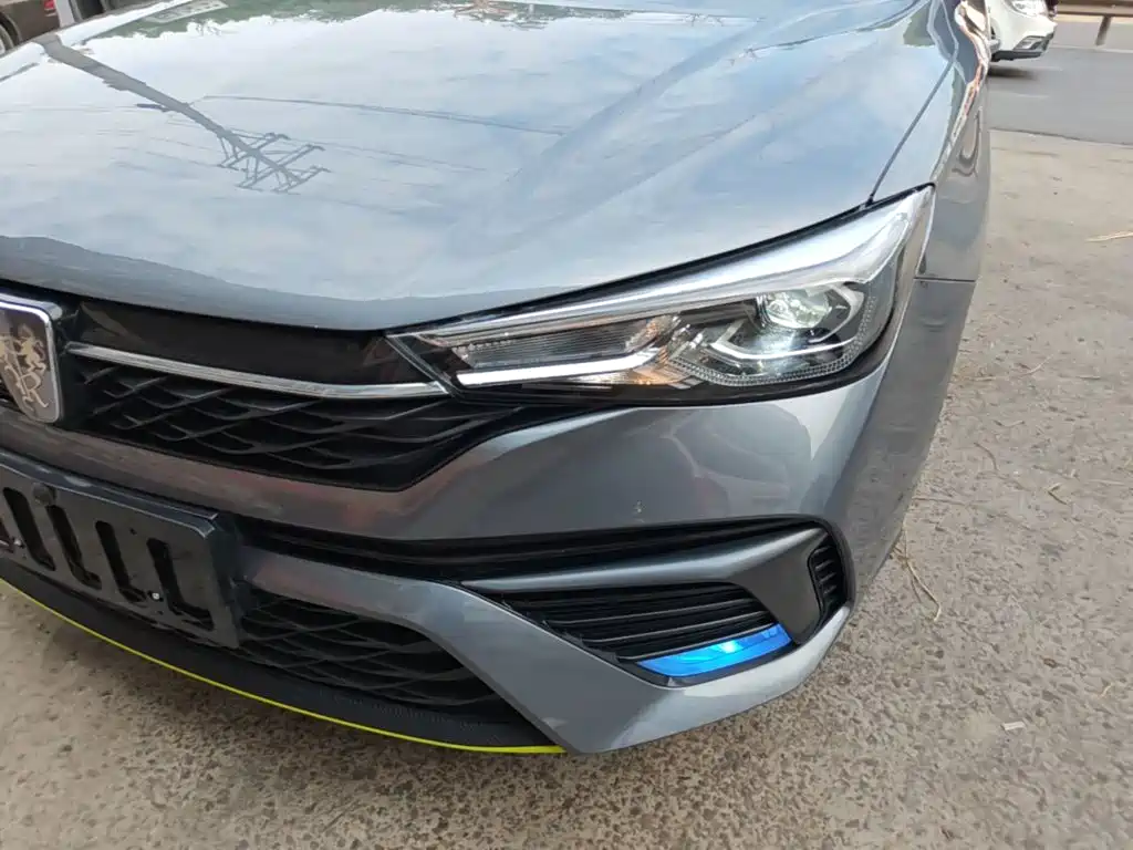 Photo 24 - Roewe i5
