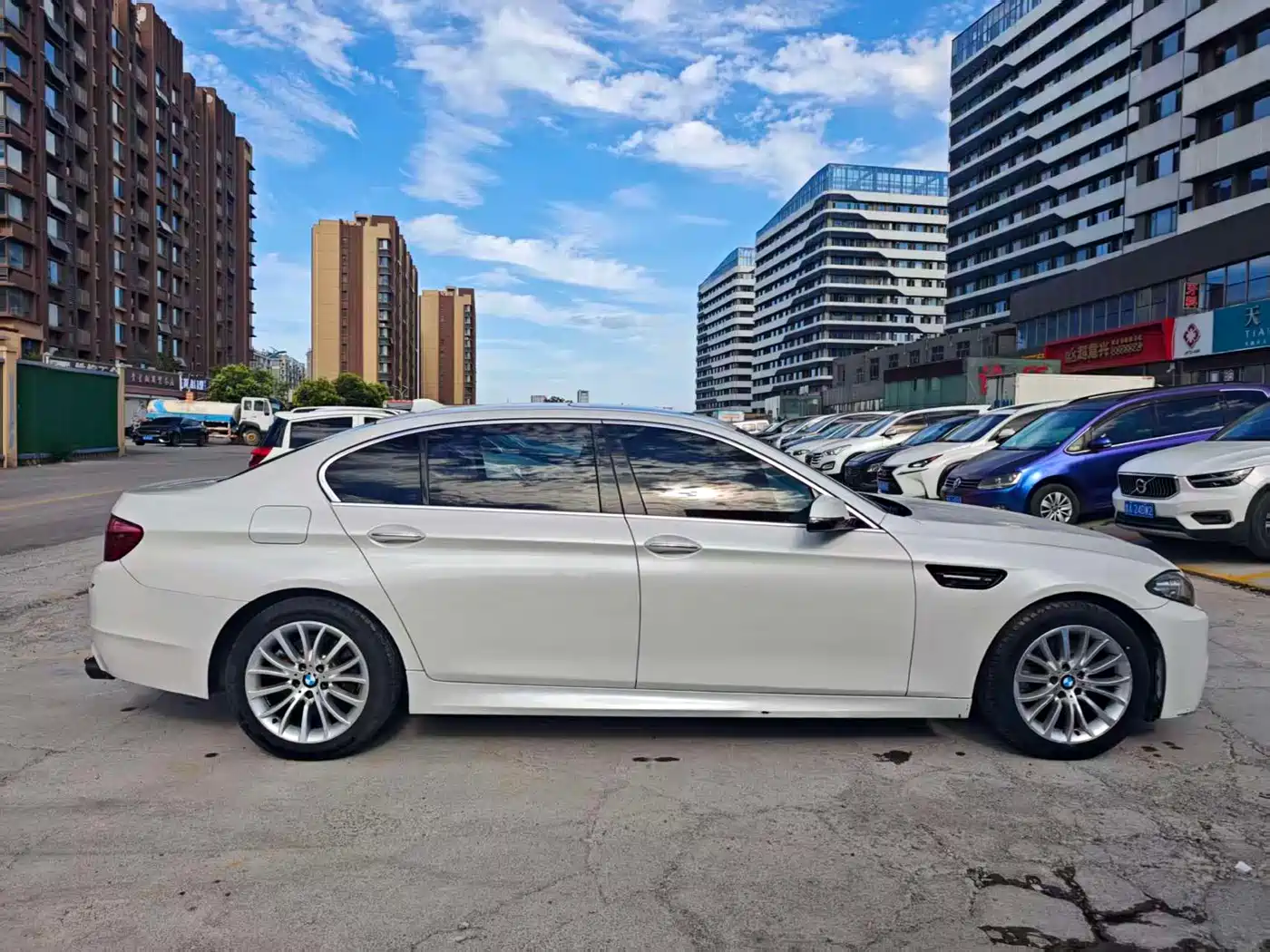 BMW 5 Series 2014 525Li Luxury Design Package фото 5