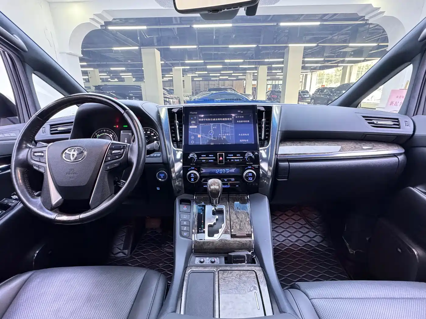 Toyota Alphard 2020 Hybrid 2.5L Premium Edition фото 17