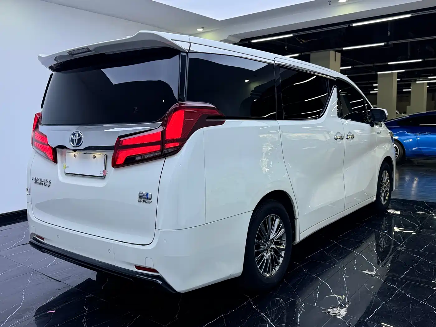 Toyota Alphard 2020 Hybrid 2.5L Premium Edition фото 24