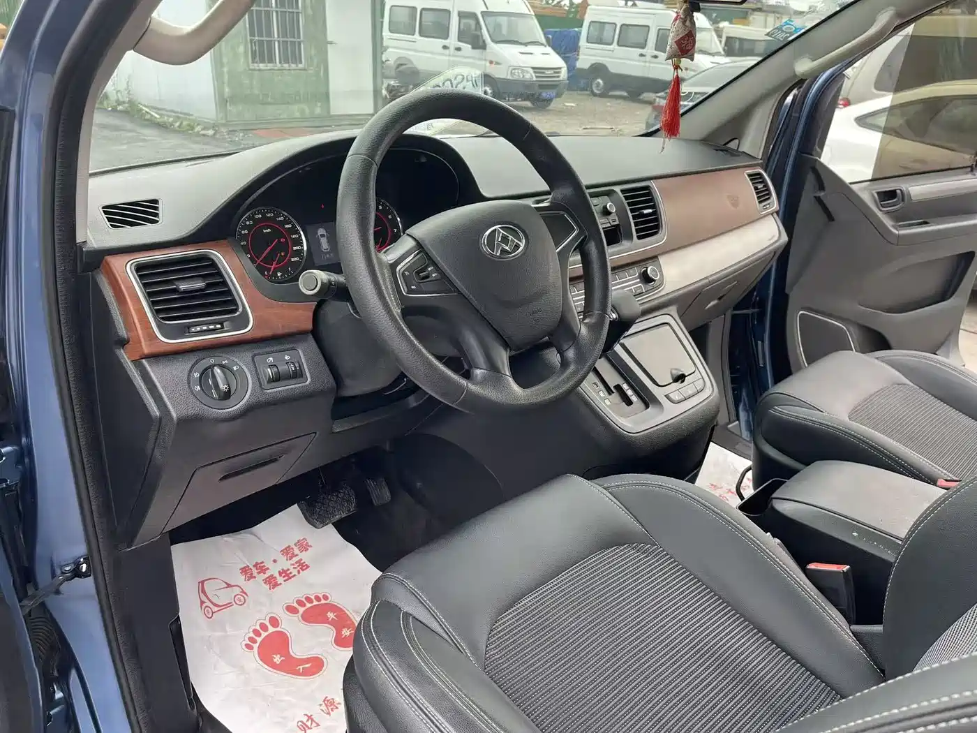 SAIC Maxus Maxus G10 2016 2.0T Automatic Executive Edition фото 6