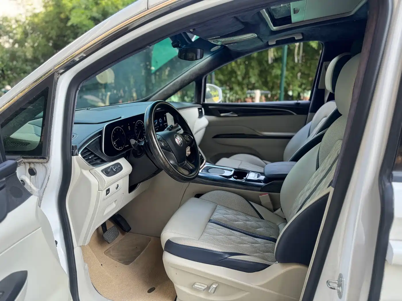 Фото 8 - Buick GL8