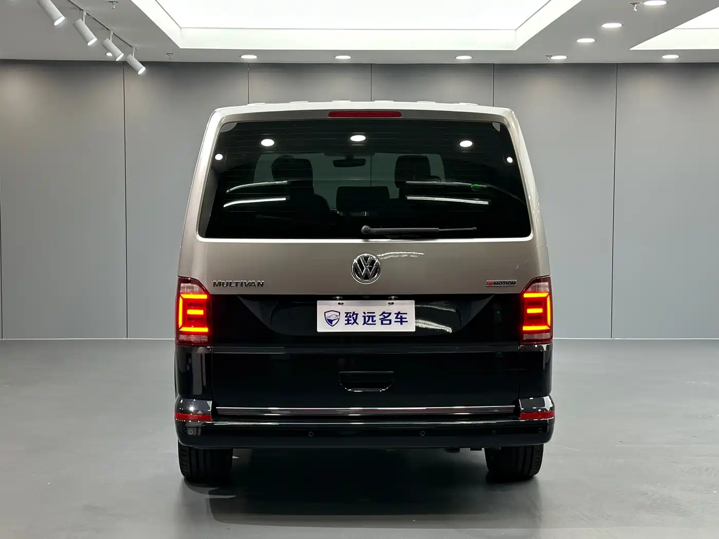Volkswagen Multivan 2019 2019 2.0TSI 4WD Premium 7-seater