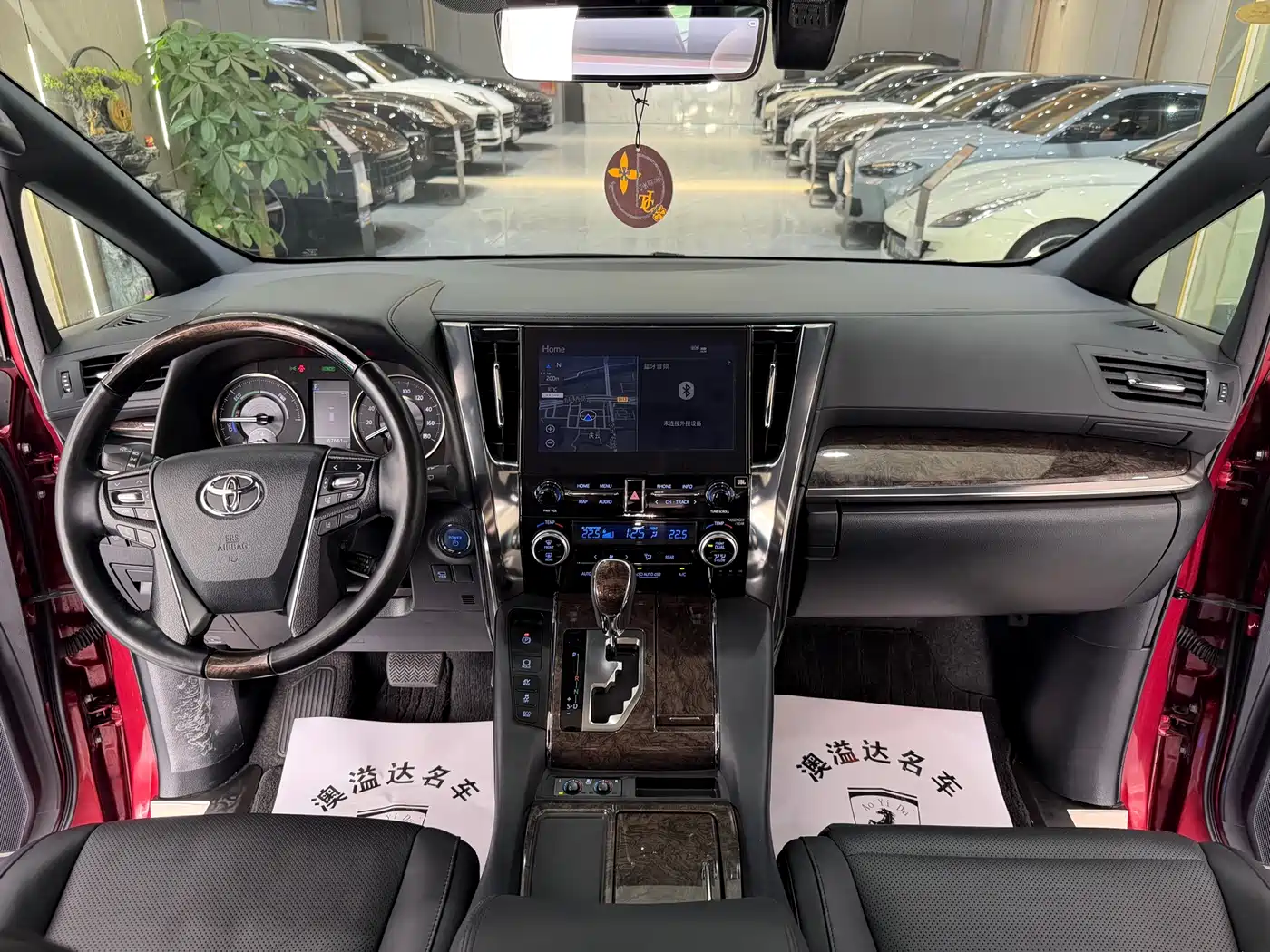 Toyota Alphard 2020 Hybrid 2.5L Premium Edition фото 12