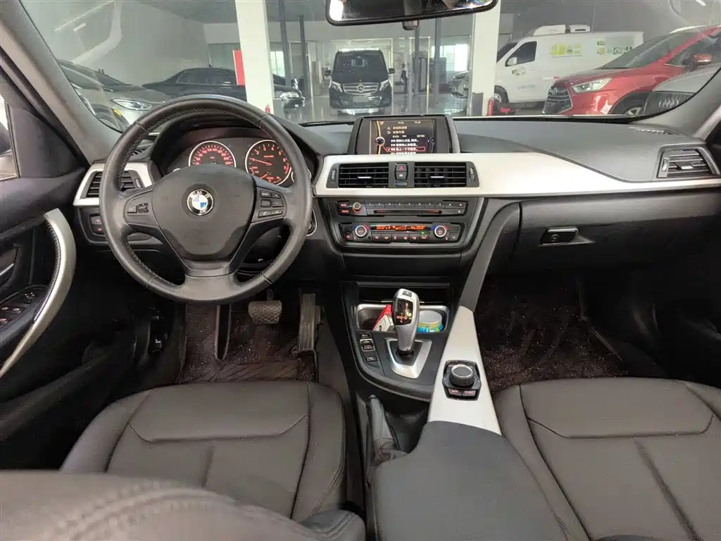 BMW 3 Series 2014 320Li Fashion фото 10