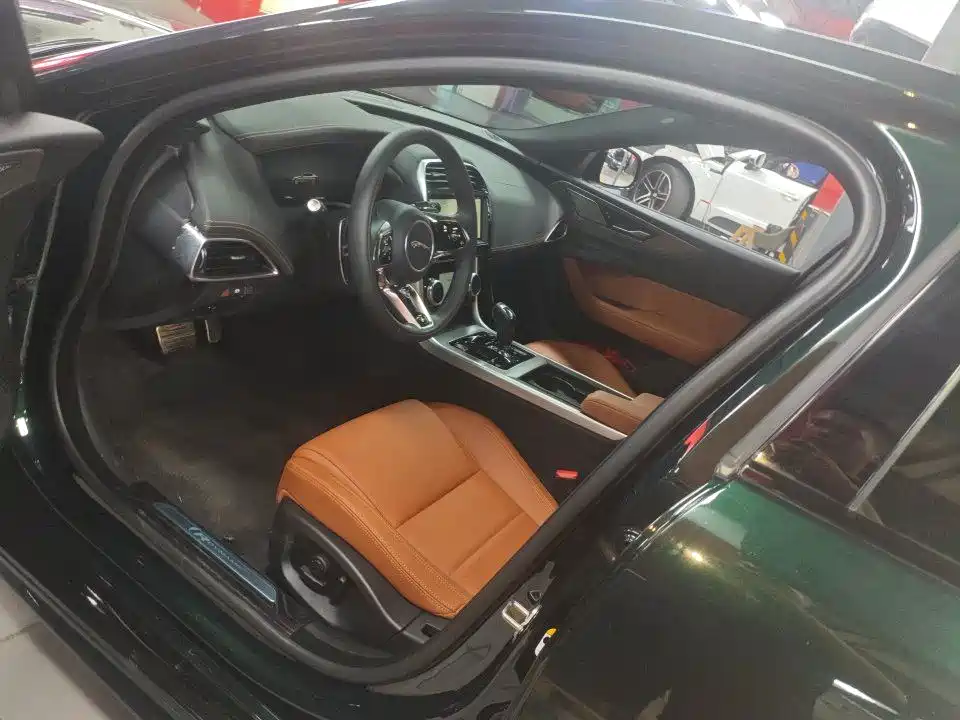 Jaguar XEL 2025 2025 2.0T 250PS R-DYNAMIC 90th Anniversary Edition