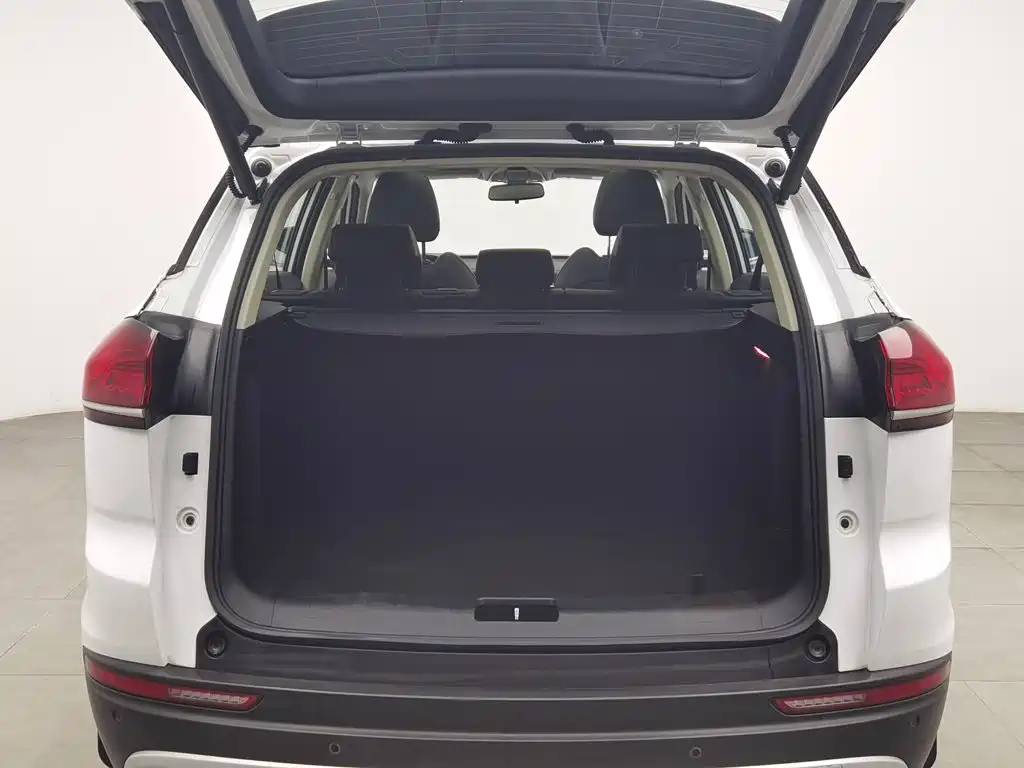 Photo 16 - Geely Atlas