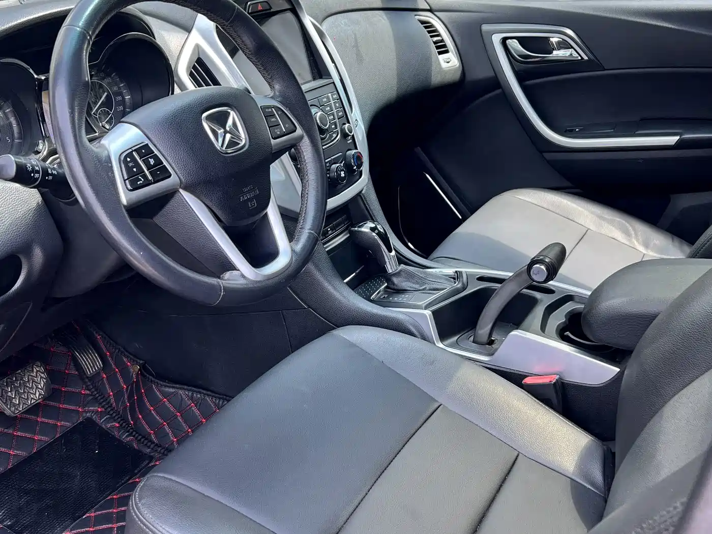 Jiangling Yusheng S350 2014 2013 2.4T Automatic 2WD Diesel Premium Luxury 5-seater