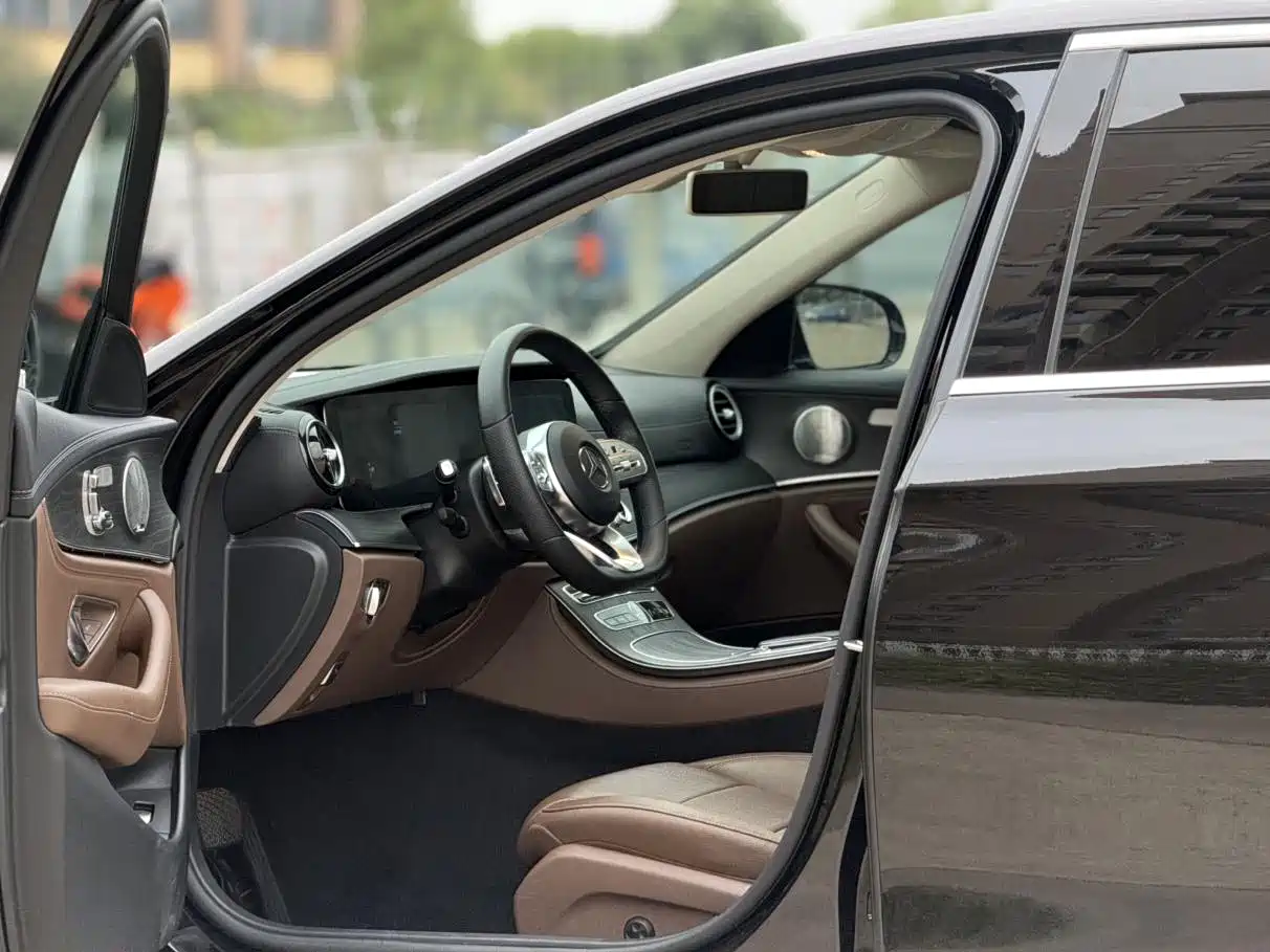 Mercedes-Benz E-Class 2020 E 300 L Luxury Model фото 5