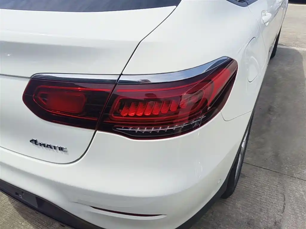 Mercedes-Benz GLC Coupe 2021 GLC 260 4MATIC Coupe SUV фото 8
