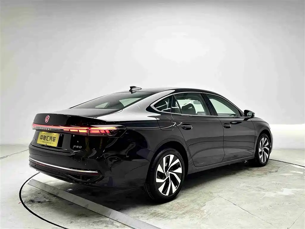 Volkswagen Passat 2025 Pro 380TSI Dragon Fortune Edition фото 18