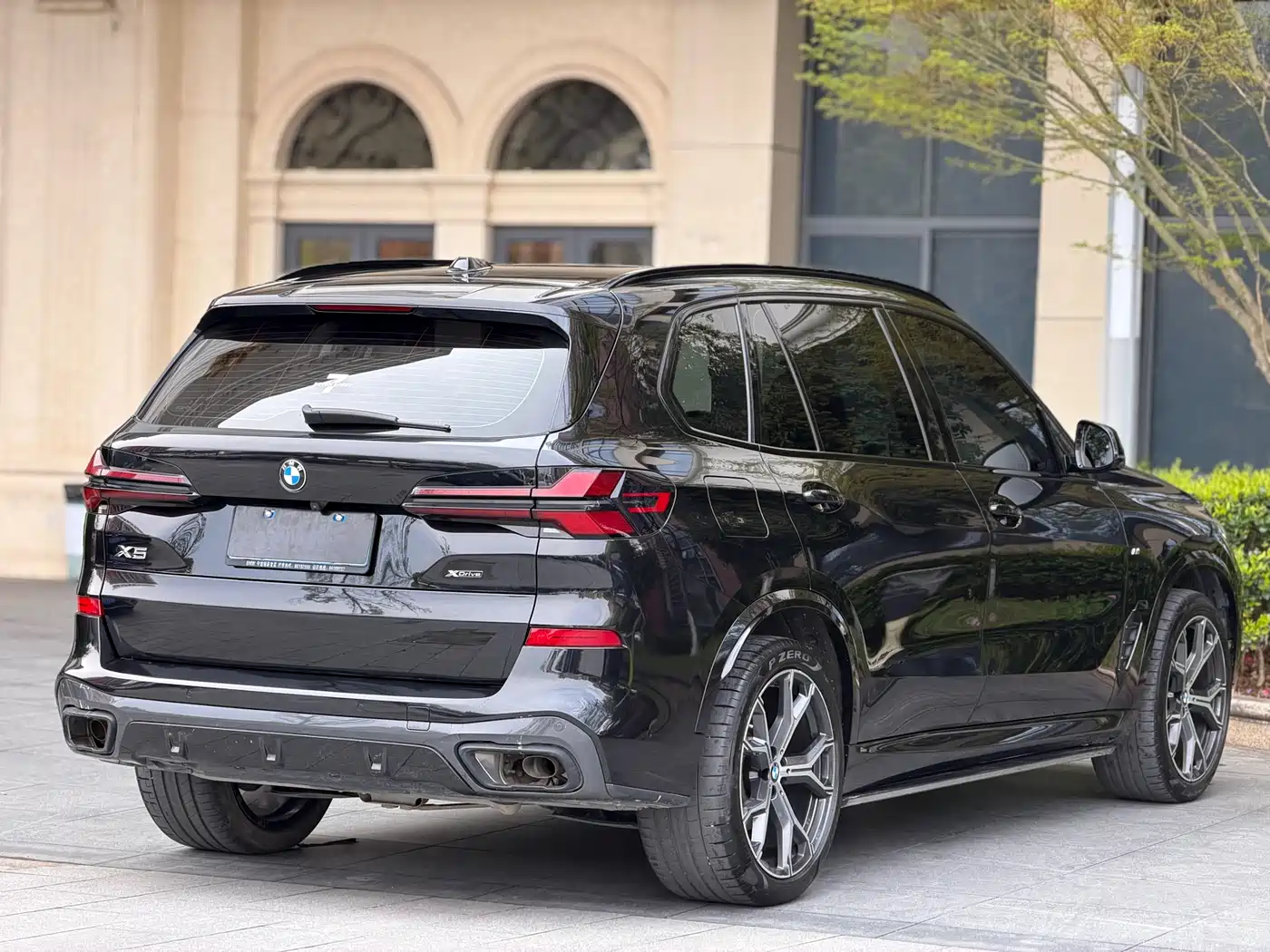 BMW X5 2023 xDrive 30Li Premium M Sport Black Night Package фото 9