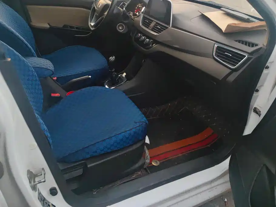 Baojun 310W 2019 2017 1.5L Manual Comfort China V