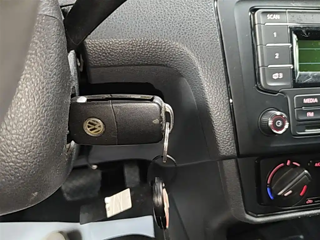 Volkswagen Santana 2016 1.6L Automatic Trend Edition фото 9