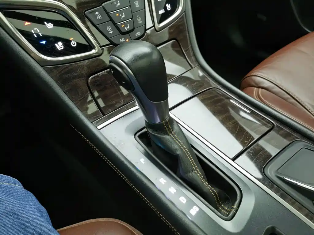 Фото 13 - Buick LaCrosse