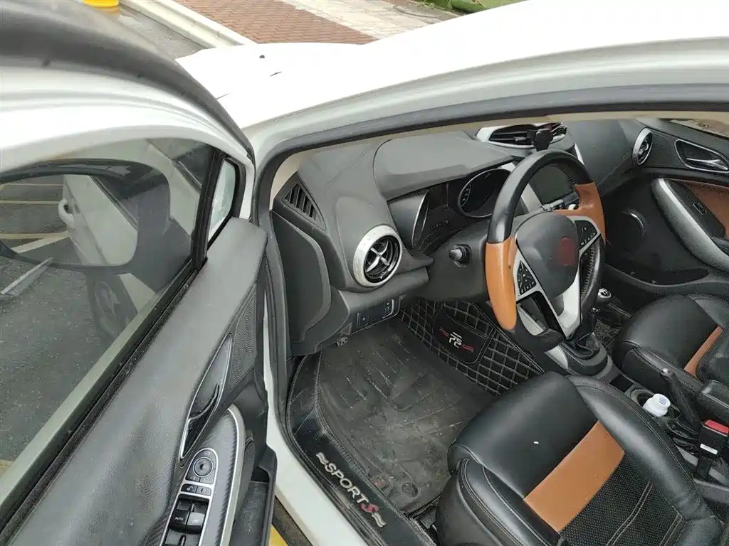 BYD Yuan 2017 1.5L Manual Panoramic Sunroof фото 12