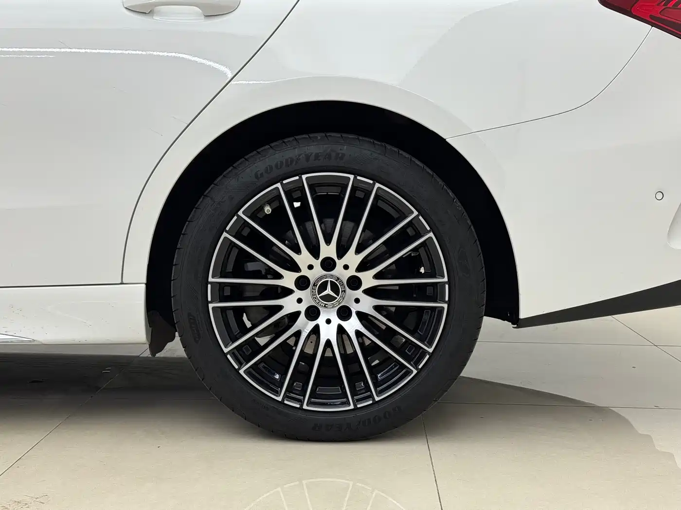 Mercedes-Benz C-Class 2025 C 260 L Sport Edition фото 9