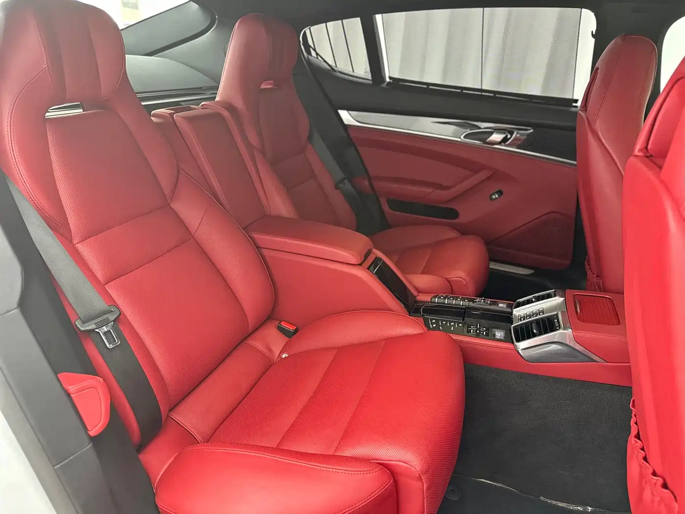 Porsche Panamera 2016 Panamera 4 Executive Edition 3.0T фото 39